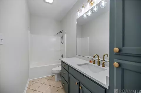 Bath - 34022 Duff Rd, Walker, LA 70785 photo 5 of 5