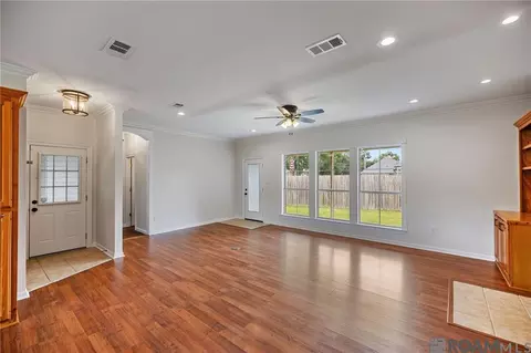 Living - 34022 Duff Rd, Walker, LA 70785 photo 1 of 4