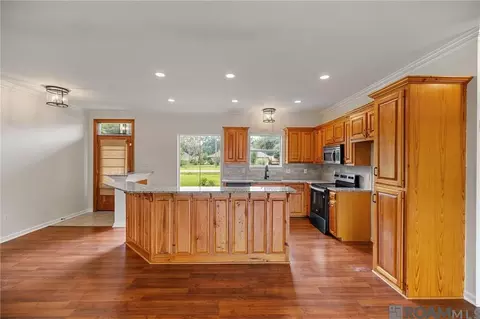 Kitchen - 34022 Duff Rd, Walker, LA 70785 photo 1 of 3