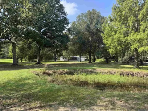 3376 Piper Rd, Slaughter, LA 70777