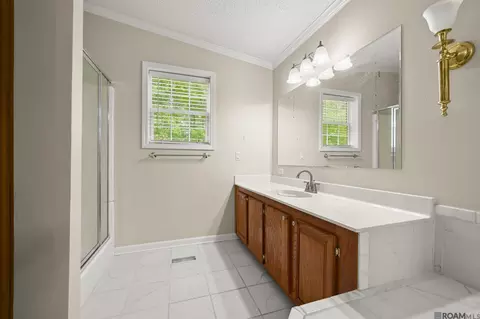 Bath - 12985 Arnold Rd, Walker, LA 70785 photo 5 of 6