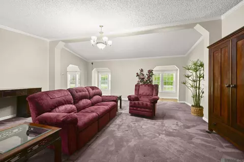 Living - 12985 Arnold Rd, Walker, LA 70785 photo 2 of 2