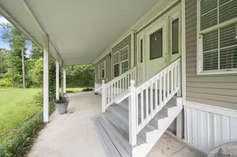 Exterior - 12985 Arnold Rd, Walker, LA 70785 photo 6 of 10