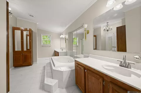 Bath - 12985 Arnold Rd, Walker, LA 70785 photo 3 of 6