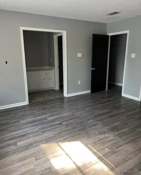 4048 Lassen Dr, Baton Rouge, LA 70814