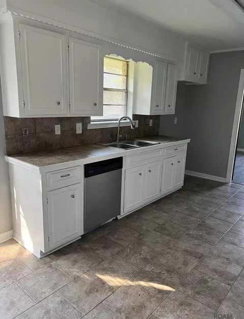 4048 Lassen Dr, Baton Rouge, LA 70814