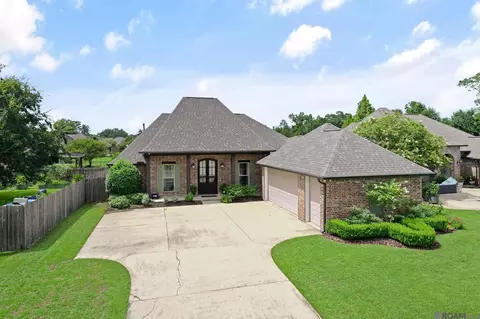 38086 Valley Woods Ct, Prairieville, LA 70769