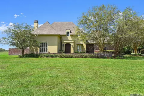 2210 Laurel Lakes Ave, Baton Rouge, LA 70820
