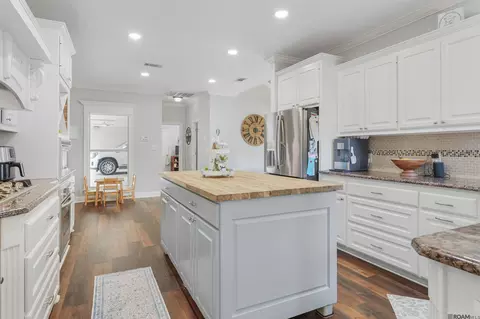 Kitchen - 12060 Clanton Dr, Walker, LA 70785 photo 4 of 4