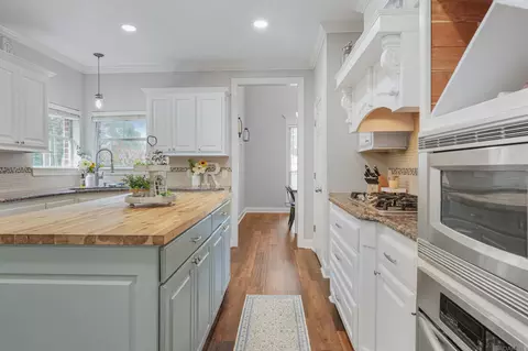 Kitchen - 12060 Clanton Dr, Walker, LA 70785 photo 2 of 4