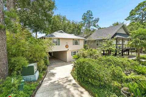 Exterior - 31533 Judith Dr, Springfield, LA 70462 photo 2 of 5