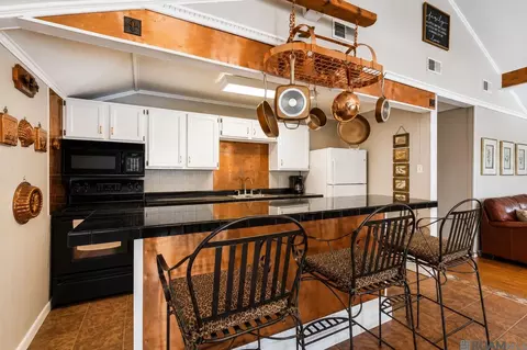 Kitchen - 31533 Judith Dr, Springfield, LA 70462 photo 2 of 2