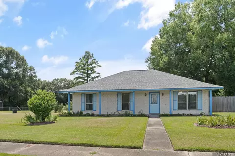 10003 E Brookside Dr, Baton Rouge, LA 70818