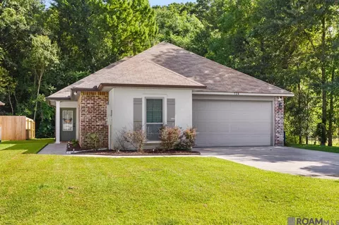 728 Pine Hollow Dr, Gonzales, LA 70737