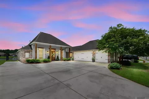 4850 Alice Louise Dr, Greenwell Springs, LA 70739