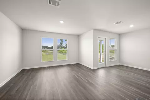 Living - 15520 Alfio Ct, Zachary, LA 70791 photo 2 of 2