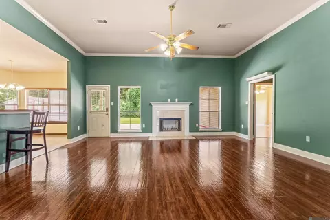 36484 Crestway Ave, Prairieville, LA 70769