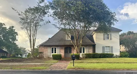 5413 S Pointer Ct, Baton Rouge, LA 70808