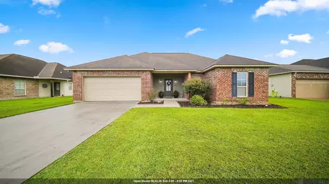 4676 Aubrey Ann Dr, Addis, LA 70710