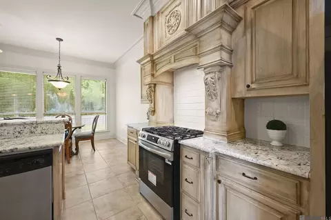 Kitchen - 13308 Williamsburg Dr, Walker, LA 70785 photo 2 of 4