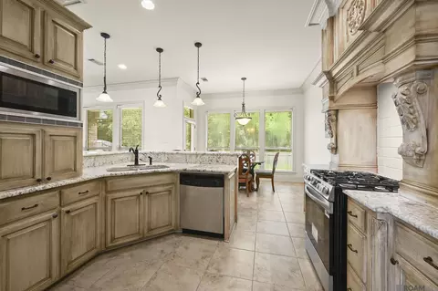 Kitchen - 13308 Williamsburg Dr, Walker, LA 70785 photo 1 of 4