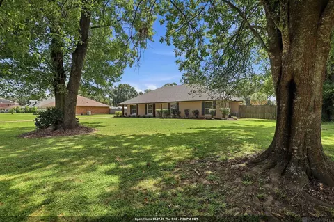 25540 Plantation Ave, Denham Springs, LA 70726