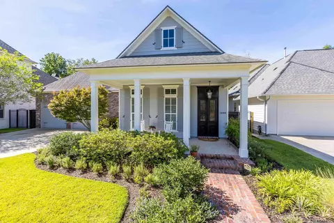 1922 Sugar Cane Ln, Baton Rouge, LA 70810