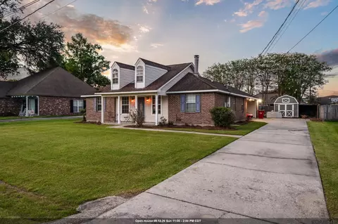 18526 White Oak Dr, Prairieville, LA 70769