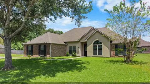 37156 Whitestone Ave, Geismar, LA 70734