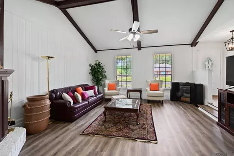 Living - 609 Sandra Dr, Baker, LA 70714 photo 2 of 2