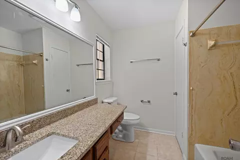 Bath - 609 Sandra Dr, Baker, LA 70714 photo 1 of 2