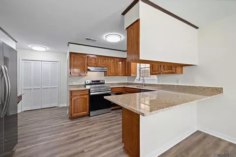 Kitchen - 609 Sandra Dr, Baker, LA 70714 photo 2 of 2