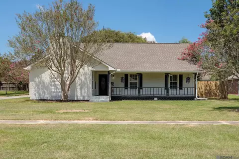 5645 Sophie Anne Dr, Zachary, LA 70791
