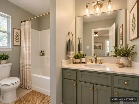 Bath - 13953 J R Dr, Walker, LA 70785 photo 2 of 4
