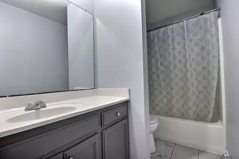 Bath - 13953 J R Dr, Walker, LA 70785 photo 2 of 2