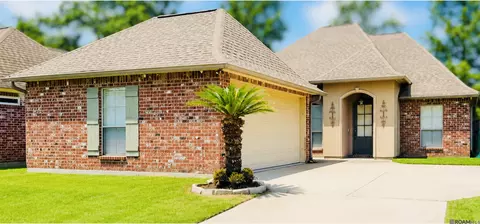 2567 Old Towne Rd, Zachary, LA 70791