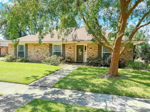 10802 Landsbury Ave, Baton Rouge, LA 70809