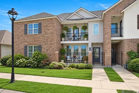 1463 Pelican Club Dr # V, Baton Rouge, LA 70820