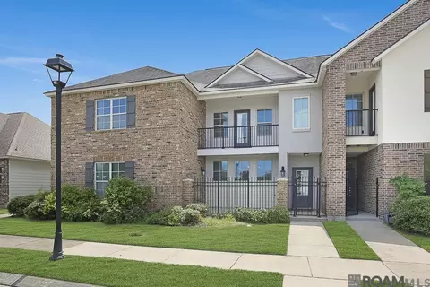 1463 Pelican Club Dr # V, Baton Rouge, LA 70820
