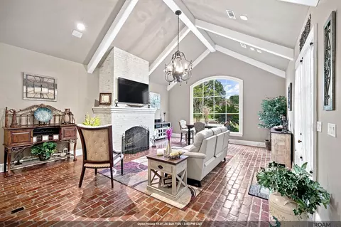 18764 Perkins Rd, Prairieville, LA 70769