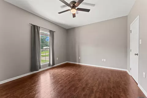 20705 Vincent Acres Cir, Denham Springs, LA 70726