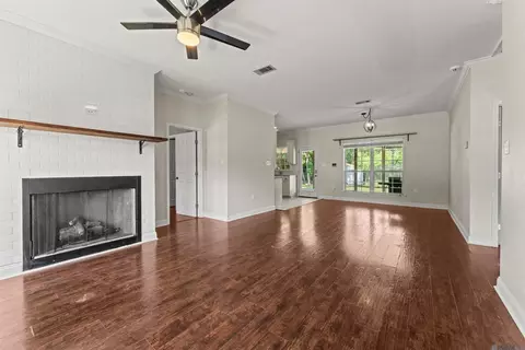 20705 Vincent Acres Cir, Denham Springs, LA 70726