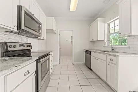 20705 Vincent Acres Cir, Denham Springs, LA 70726