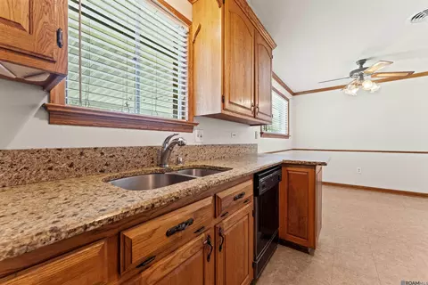 Kitchen - 4018 Chestnut St, Zachary, LA 70791 photo 3 of 4