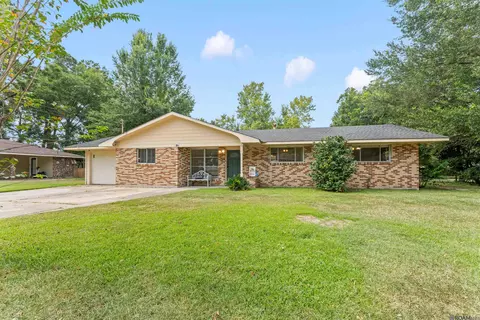 4018 Chestnut St, Zachary, LA 70791
