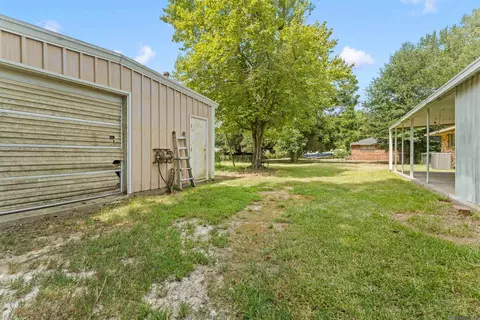 Exterior - 4018 Chestnut St, Zachary, LA 70791 photo 9 of 9