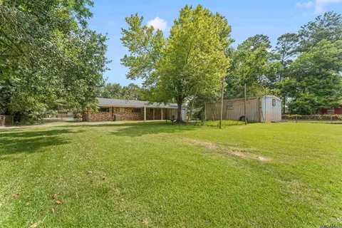 Exterior - 4018 Chestnut St, Zachary, LA 70791 photo 6 of 9