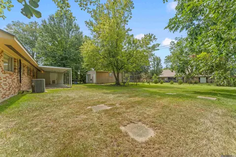 Exterior - 4018 Chestnut St, Zachary, LA 70791 photo 7 of 9