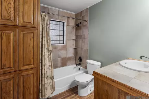 Bath - 31430 Cane Market Rd, Walker, LA 70785 photo 2 of 2