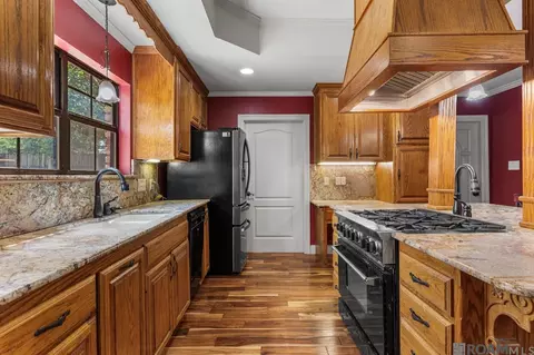 Kitchen - 31430 Cane Market Rd, Walker, LA 70785 photo 1 of 3